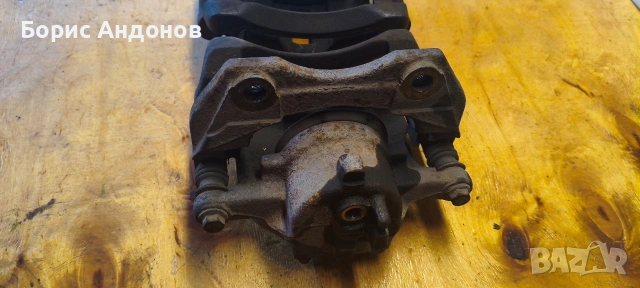 Предни спирачни апарати Nissan Almera N16, снимка 7 - Части - 53839754