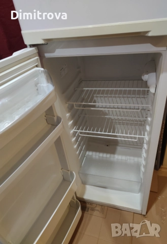 Хладилник с горен фризер SANG, 240 литра, 155 см височина, снимка 3 - Хладилници - 52496945