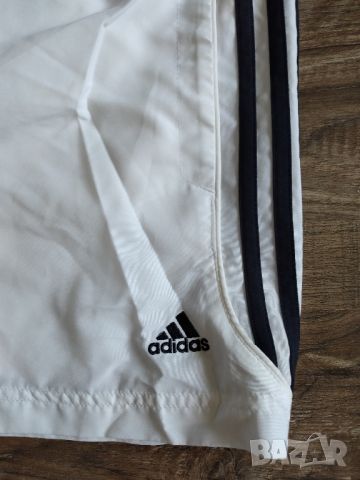 Къси гащи Adidas размер М, снимка 3 - Къси панталони - 46142343