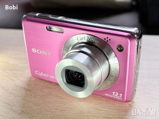 Sony Cyber-shot DSC-W220 с Carl Zeiss обектив + аксесоари