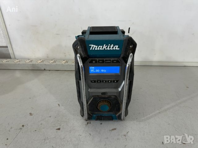 Радио - Makita MR003G, снимка 1 - Други - 46753608