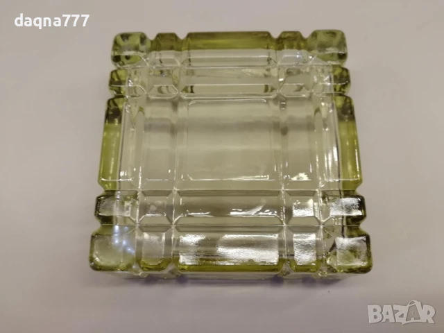 СТАР ПЕПЕЛНИК от оцветено пресовано стъкло, снимка 3 - Други - 50451230