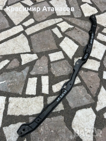 Основа броня горна маст за Тойота версо. 2013-2018г