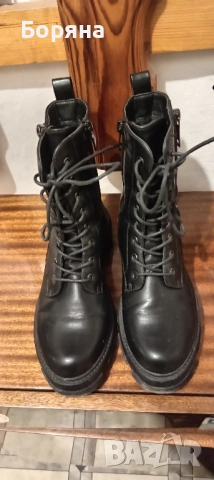 Дамски ботуши. 