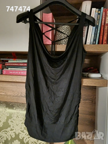 Черен топ с гръцко деколте, ХЛ/2ХЛ, снимка 2 - Корсети, бюстиета, топове - 53720961