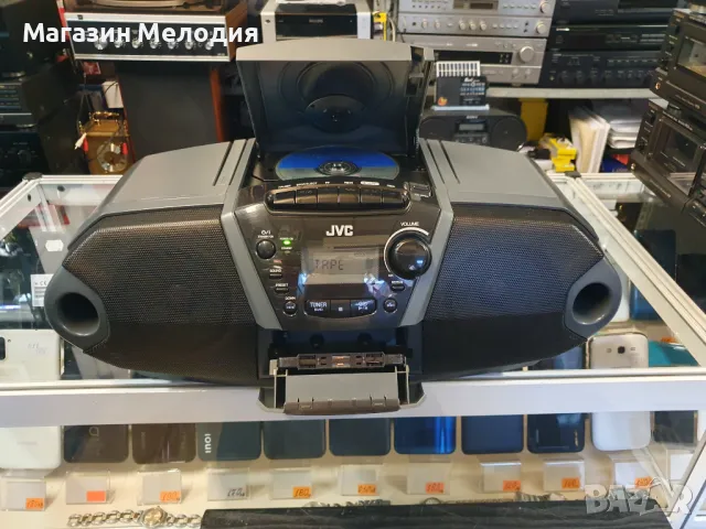 Радиокасетофон с диск JVC RC-QN1 В отлично техническо и визуално състояние., снимка 3 - Радиокасетофони, транзистори - 47894618