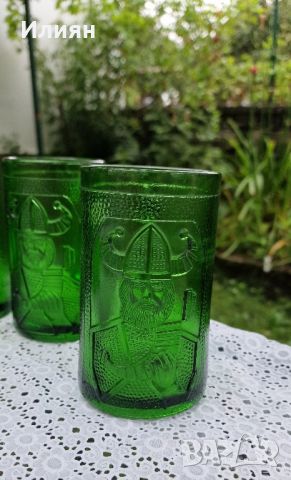 Винтидж зелени стъклени чаши за бира  с изображение на викингски воин., снимка 4 - Чаши - 46475749