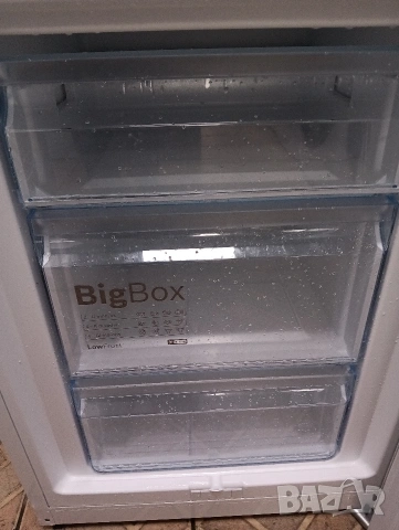 Като нов комбиниран хладилник с фризер  Бош Bosch А+++ 2 години гаранция!, снимка 10 - Хладилници - 53908383