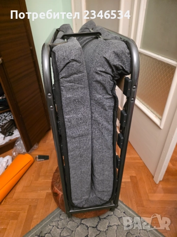 Продавам походно легло.