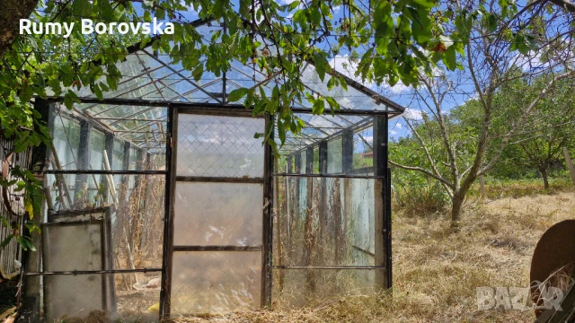 Къща с голям двор, работилница и гараж в гр. Омуртаг, снимка 5 - Къщи - 51324233