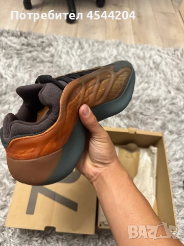 Yeezy 700, снимка 5 - Маратонки - 51226111