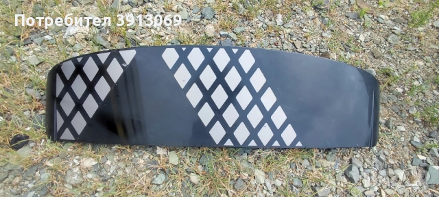 Продавам оригинален заден спойлер с трети стоп за Рено Каптюр 2013г , снимка 2 - Аксесоари и консумативи - 51679871