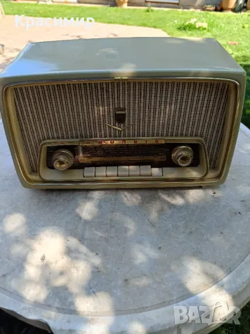 Лампово радио "Grundig", отлично състояние, УКВ, работещо. Доставка с еконт.