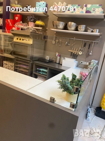 Професионално търговско обзавеждане – П-образен бар/плот с темперирано стъкло и HACCP работна маса, снимка 5 - Оборудване за магазин - 53388825