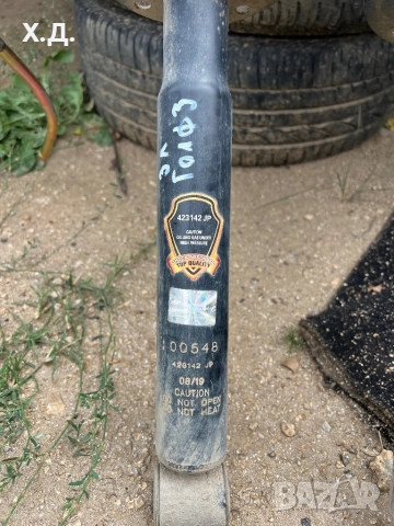 Задни амортесьори Голф 3 , снимка 2 - Части - 51749794