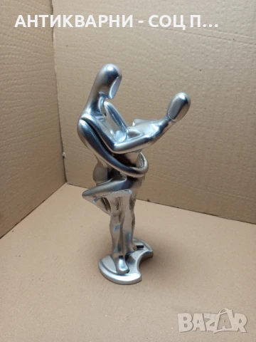 Стара Статуетка Влюбена Двойка.