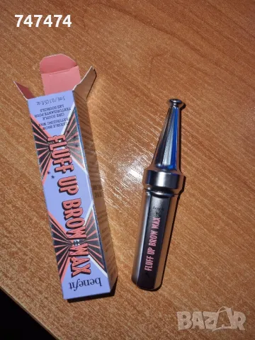 benefit Fluff Up Brow Wax Mini 3ml, снимка 1 - Декоративна козметика - 47377321