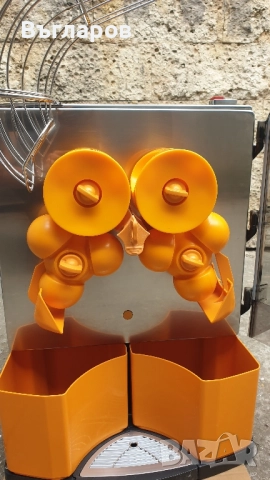 Фреш,сокоизстисквачка Zumex Essential , снимка 8 - Машини за сок - 51928102