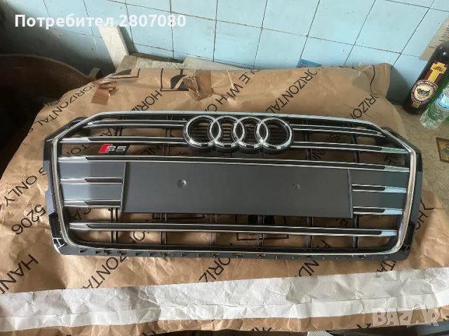 Решетка радиатори Audi S5/F5 8W6853651APRP5, снимка 1 - Части - 48047737