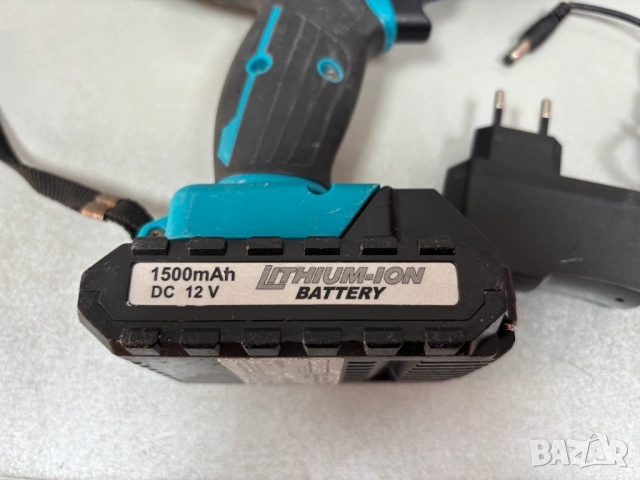 Работещо Винтовертче с батерия и зарядно, снимка 3 - Винтоверти - 53783386