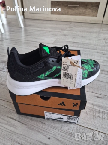 Маратонки адидас