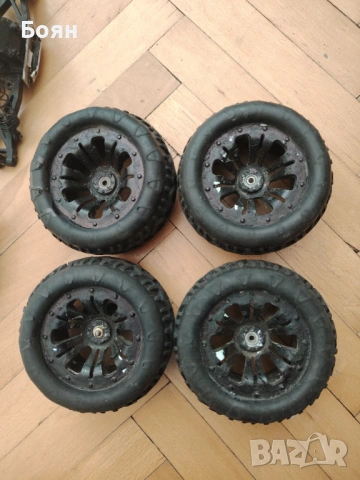 Rc бъги 1/10, снимка 6 - Коли, камиони, мотори, писти - 53752849