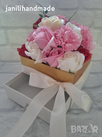 Луксозна завършена кутия бяла, снимка 2 - Изкуствени цветя - 52151862