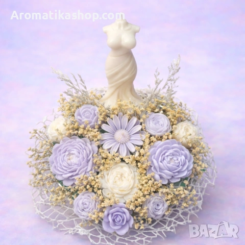 "Силует на Любовта" - Ароматен соев букет