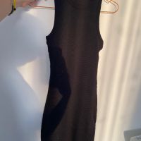 Черна спортно-елегантна рокля, снимка 2 - Рокли - 45120547