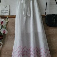 Дълга лятна бяла рокля на розови цветчета , снимка 5 - Рокли - 45520565