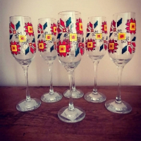 рисувани чаши за вино с шевици , снимка 1 - Декорация за дома - 44959459