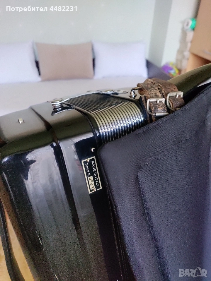 Продавам Италиански акордеон vSOPRANI RECANATI 120баса черен с куфар , снимка 1