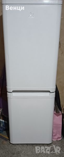 голям хладилник с фризер , снимка 1