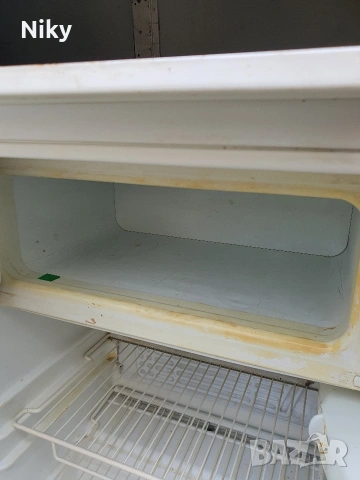 Малък хладилник с камера , снимка 4 - Хладилници - 53875594