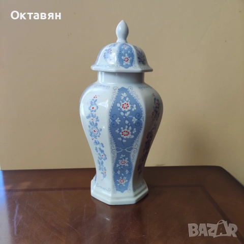 Порцеланова ваза, снимка 4 - Вази - 53183854