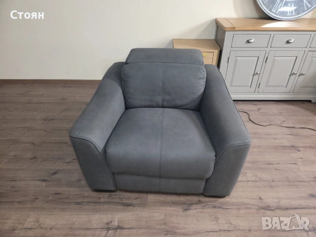 Тъмно сив фотьойл от плат с електрически релаксиращ механизъм