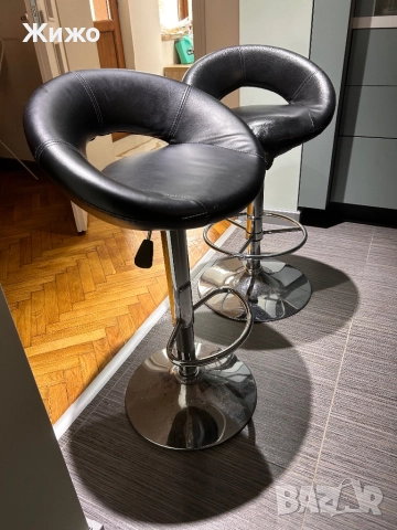 Продавам бар столове