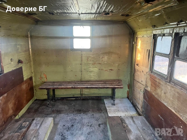 Продавам изключително здрав военен фургон, подходящ за всякакви нужди