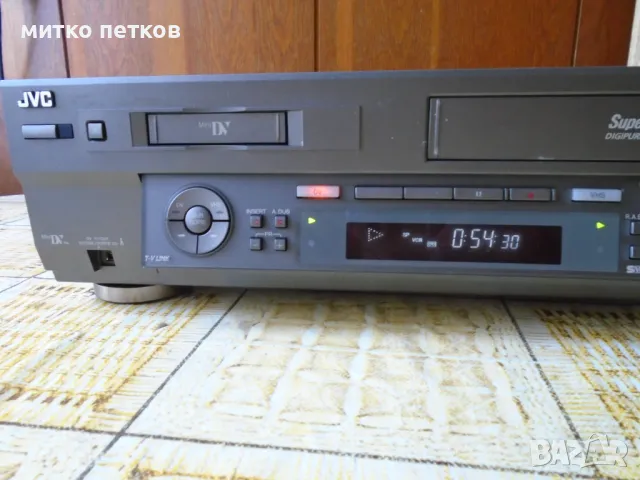 mini DV-S-VHS JVC sr-vs20e, снимка 3 - Плейъри, домашно кино, прожектори - 47046582