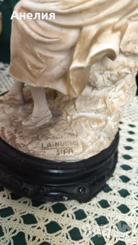 Каподимонте Флоренция фигура на момиче с куче, снимка 5 - Колекции - 50081997