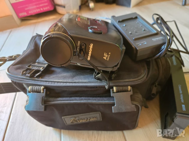 Продавам камера с касетка