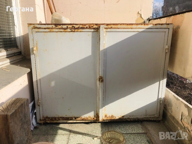 Метален шкаф за съхранение