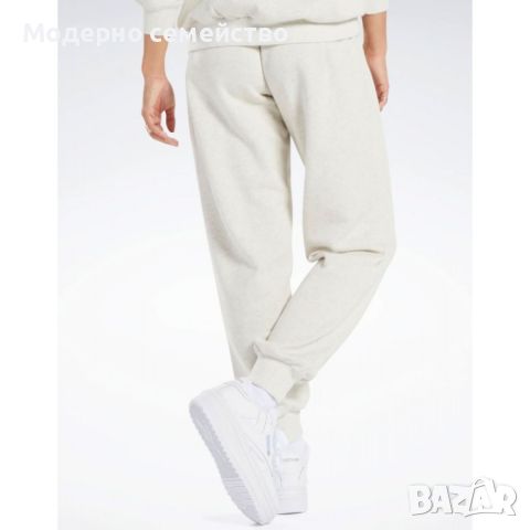 Дамско спортно долнище reebok classics archive fit french terry pants grey, снимка 2 - Спортни екипи - 46737643