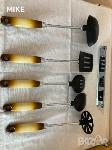 Комплект прибори за готвене с стойка, снимка 4 - Прибори за хранене, готвене и сервиране - 52325293