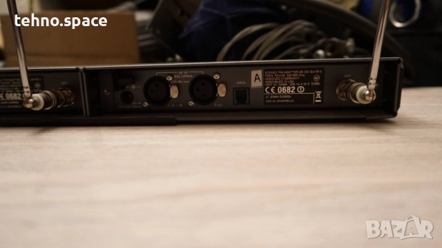 Хибриден трансмитер Senheiser ew300IEM , снимка 5 - Ресийвъри, усилватели, смесителни пултове - 52416309