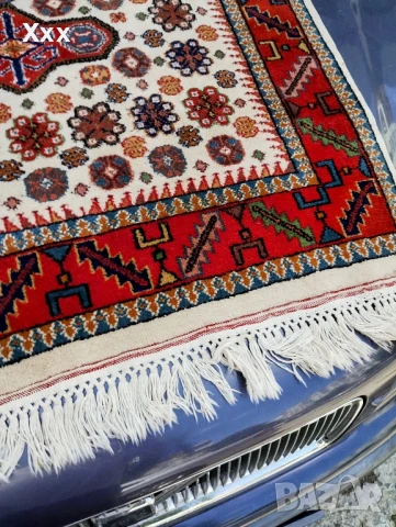 Ръчно тъкан вълнен килим.Произход Иран.Антика за ценители., снимка 8 - Килими - 50664154