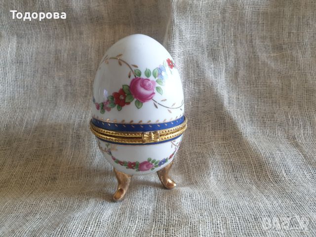 Порцеланово бижутерско яйце- Q.Limoges ., снимка 1 - Антикварни и старинни предмети - 45147838