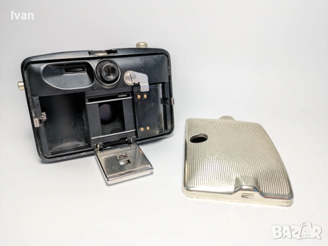 Винтидж Welta Penti II Half Frame 35mm фотоапарат със сенник за обектив, снимка 6 - Фотоапарати - 53421795