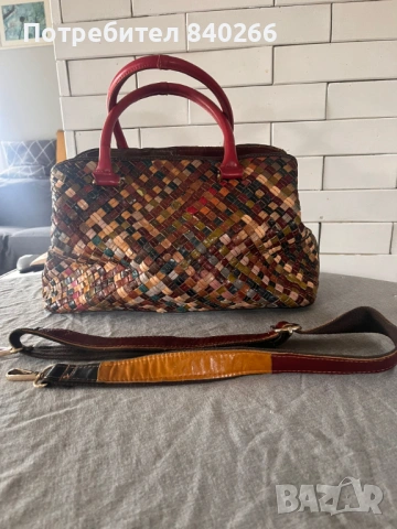 Чанта естествена кожа + подарък още една чанта 