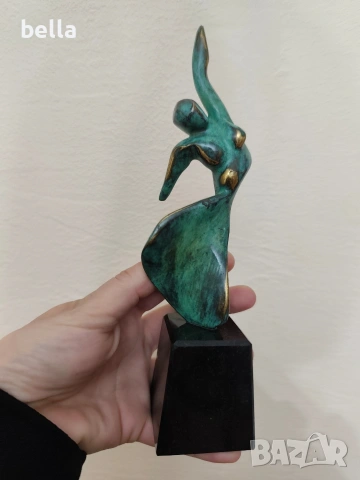 Авторска скулптура-"Bolero"на Александър Пройнов